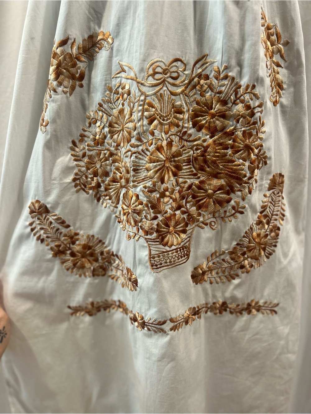 VINTAGE Huipil Mexican Dress with White Floral Embroidered with gold and brown - Picture 4 of 8